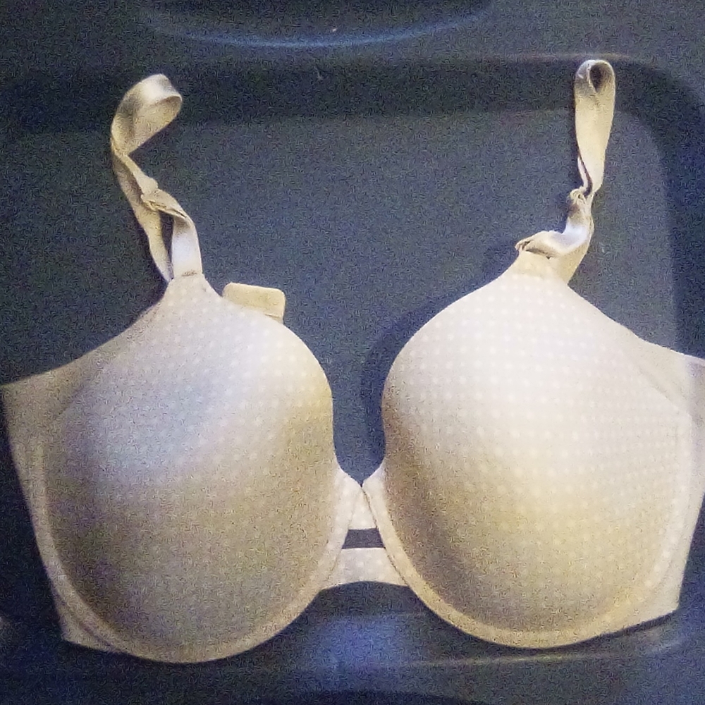Warners Bra Beige w/Dots Size 38D